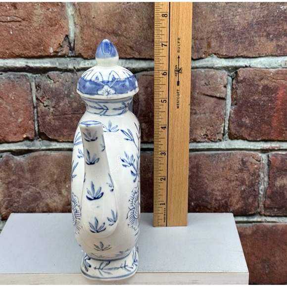 Vtg Chinoiserie Donut Hole Porcelain Tea Pot Blue White Asain Dolphin Handle - Picture 4 of 11